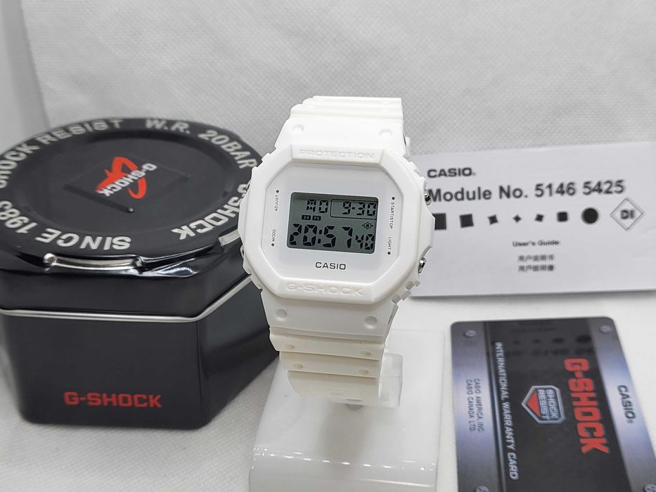 Ceas Casio g shock Classic dw5600 white, Nou, Garantie 2 ani