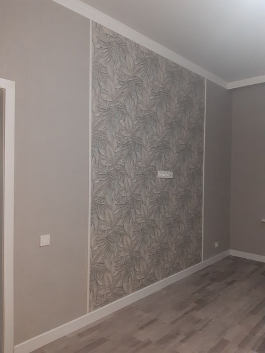 Поклейка обоев, галтелей и плинтусов