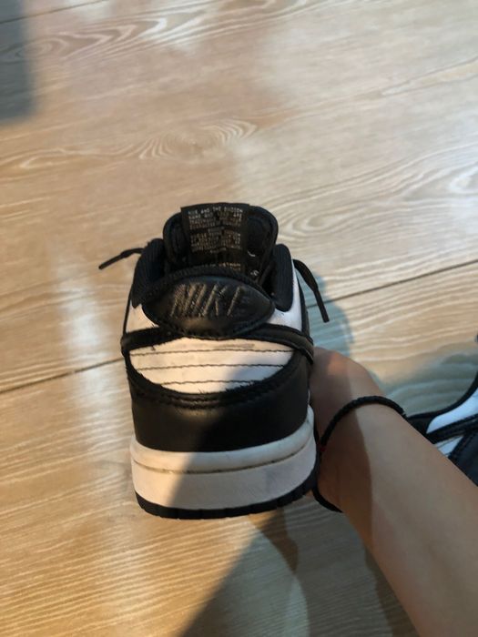Vand dunk panda  low  marimea 35.5  ,150 lei , trimit si prin curier