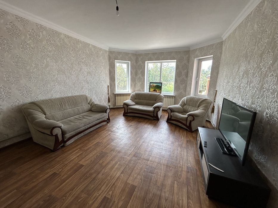 Продается диван, кресло