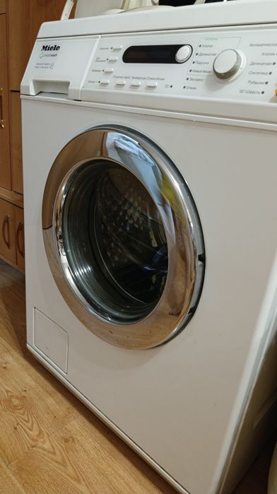 Стиральна машинка Miele