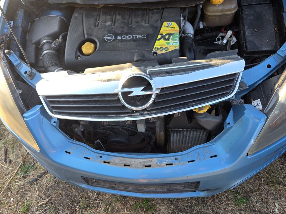 Маска за Opel Zafira B