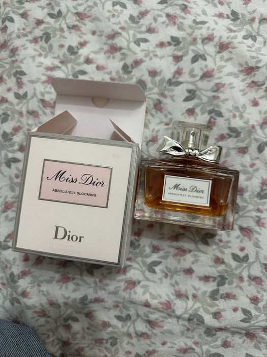 Духи Dior Absolutely Blooming