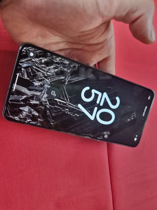 -Google Pixel 8Pro, Black 128Gb 12Ram  stare foarte buna doua semne capac poze reale doar telefonul nici o restrictie