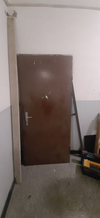 Продавам Входна врата.