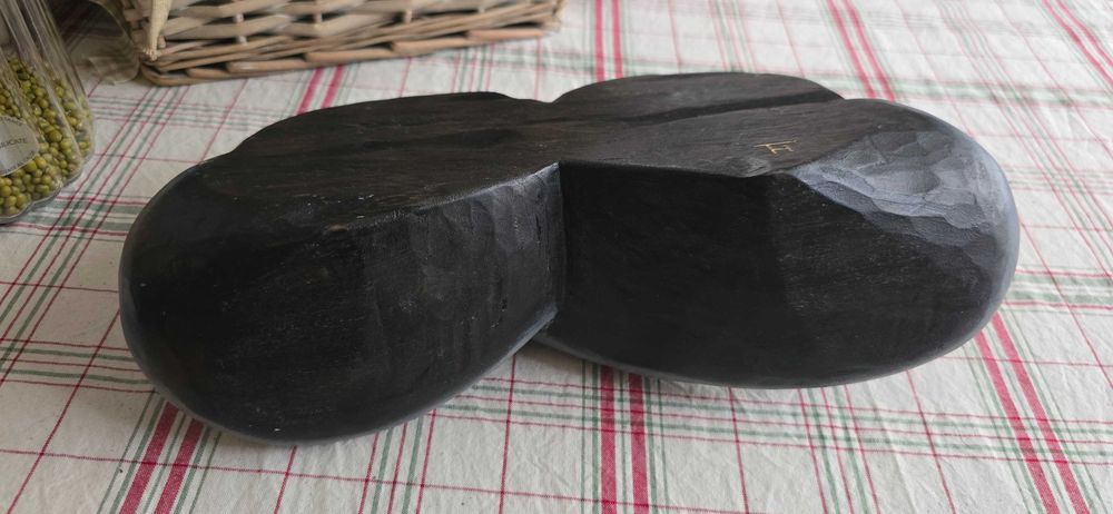 Винтидж авторска дърворезба, подписана– Масивни бомбета.