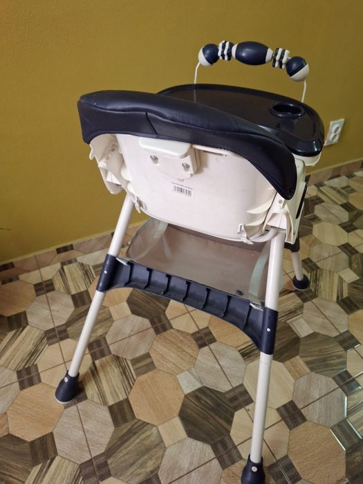 Scaun de masă pentru bebeluși și copii