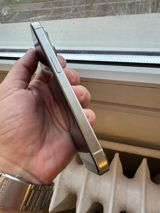 Vand Iphone 15 Pro 256 white - 91% bateria