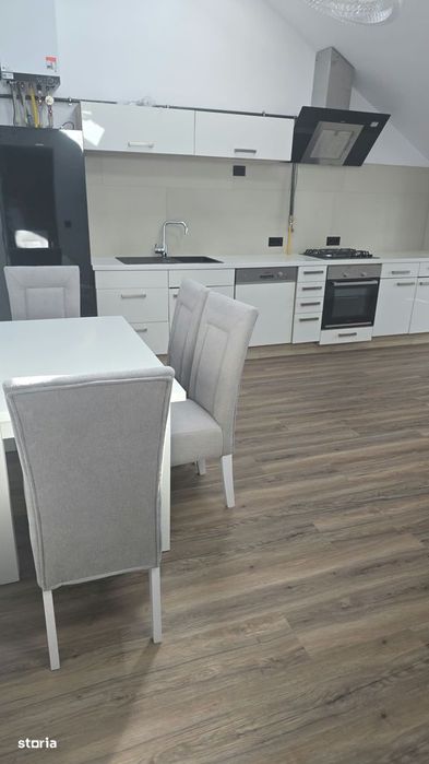 Chirie apartament 3 camere, zona Piața de Vechituri