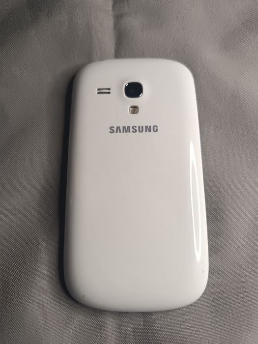 Vând Samsung Galaxy S3 mini value edition