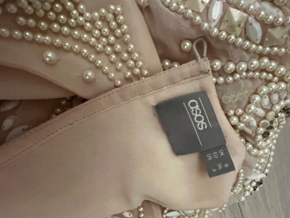 Rochie ASOS (model ASOS Edition), cu aplicații bogate de perle și fustă amplă din tull