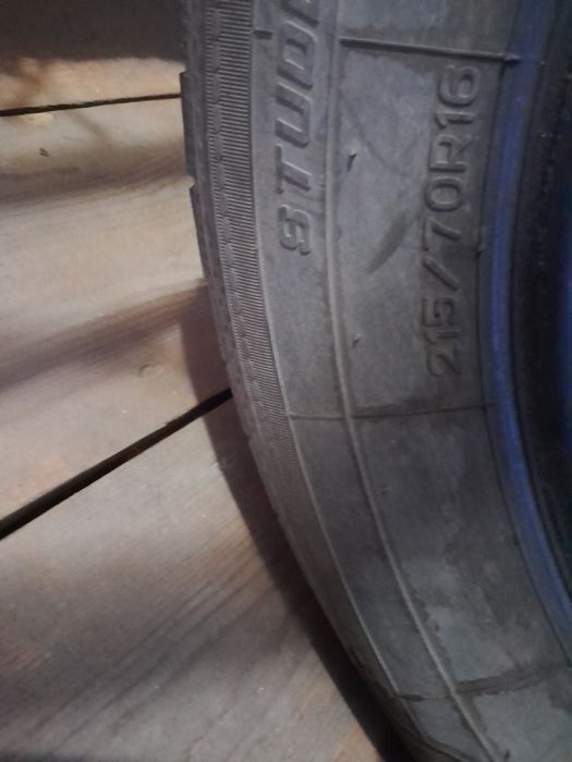 Резина 215×70×16 одна 10 тысяч.