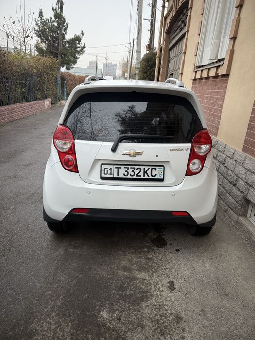 SPARK 2019 автомат белый