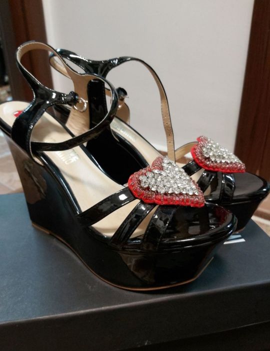 Оригиналени сондали Love Moschino