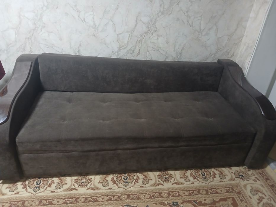 Диван продам диван раскладной.