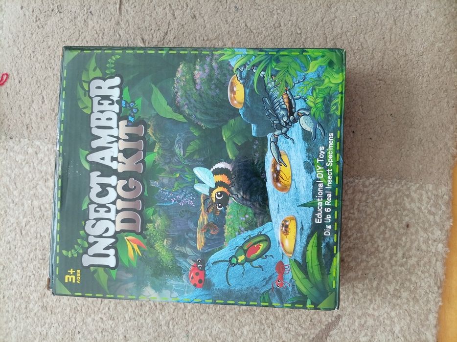 Pachet 2 Jocuri Educative NOI· Kit Excavare Insecte + Set Creație Safari