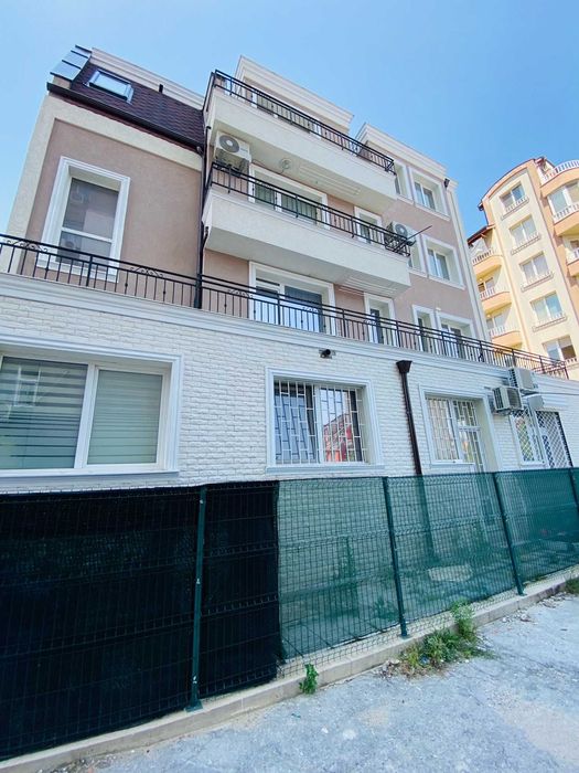 Дава се под наем Двустаен апартамент в Варна, Цветен квартал - 62 кв.м за 459 € - Снимка #11