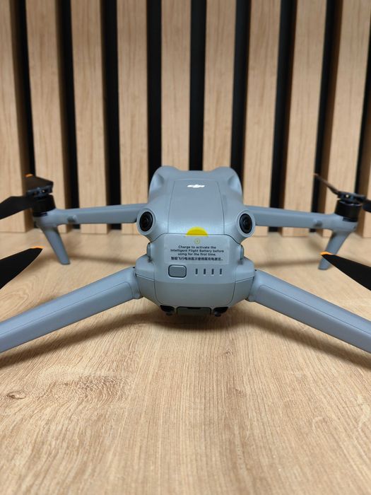 DJI Air 3 Drona 4 K cu Telecomanda DJI RC-N2