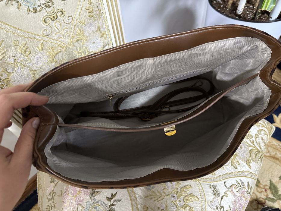 продается сумка бархат замш в отличном слстоянии леопард