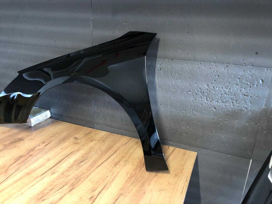 Aripa Fata Stanga Citroen C5 An 2008-2016 (KTV (Negru))