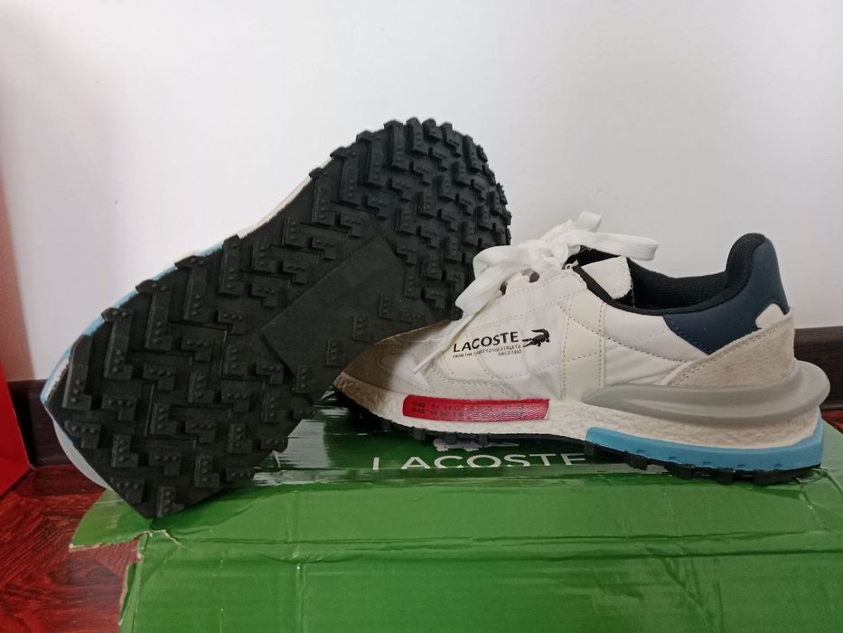 Продам абсолютно новые кроссовки Lacoste