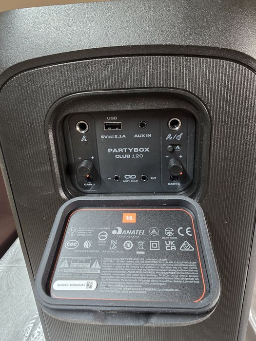 Vând boxa jbl 120 sau schimb
