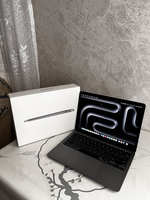 Macbook air 13 8/256GB 2020