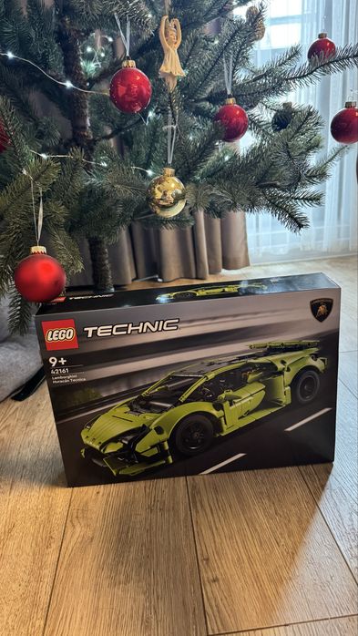 Нов Конструктор LEGO Technic - Lamborghini Huracán Tecnica (42161)