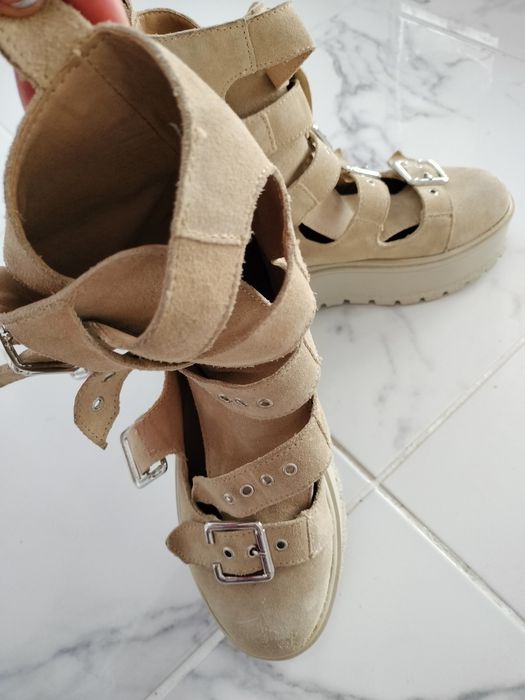 Botine cu platforma piele întoarsă