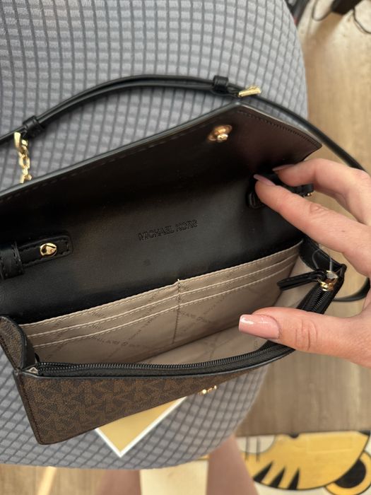 чанта Michael Kors Armani