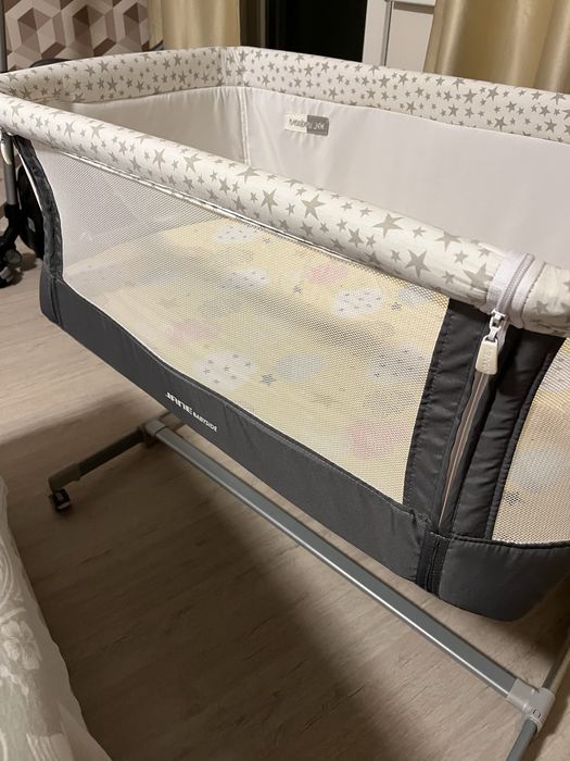 Jane next to me кошара за бебе