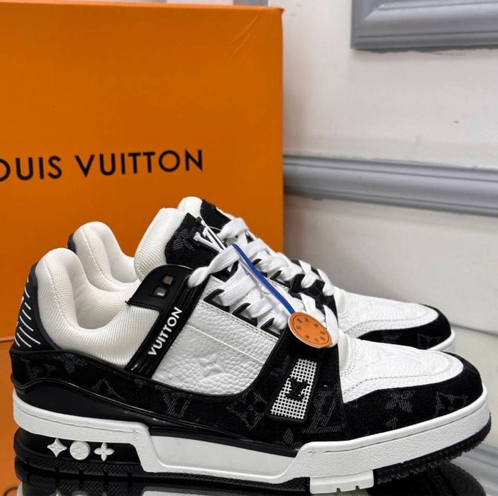Adidasi Louis Vuitton Trainers black white LV