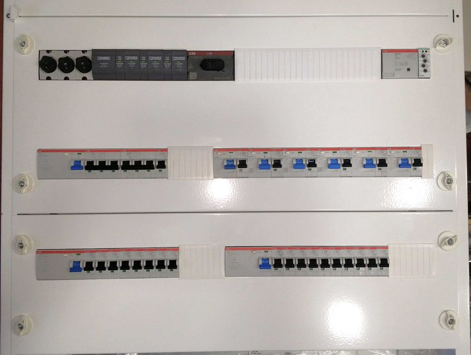 Tablou electric si multimedia, ABB, solare, metalice  pe comanda