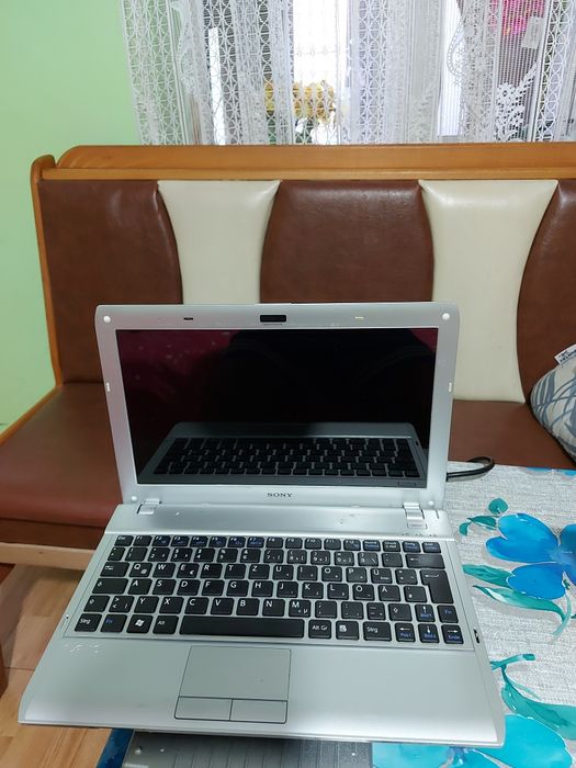 Laptop sony 250 de lei