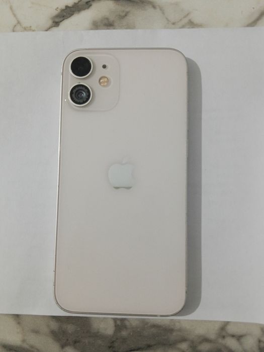iPhone 12 mini..