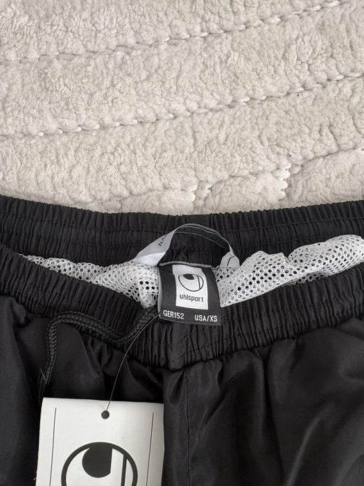 Uhlsport къси панталонки