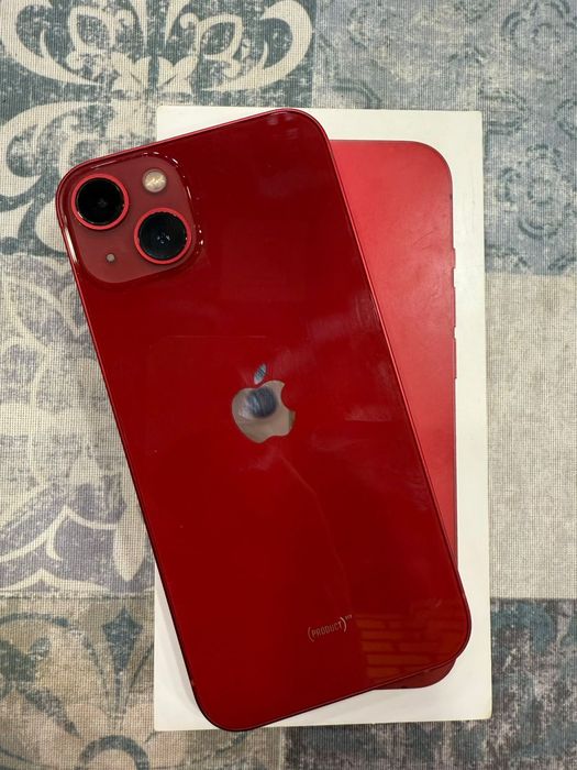 Айфон 13 красный