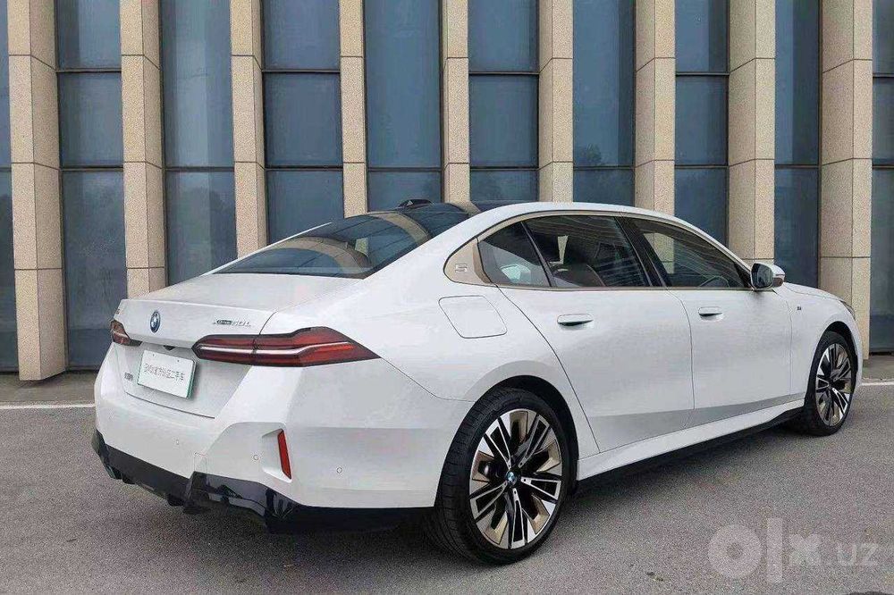 BMW i5 50L М Gold пакет