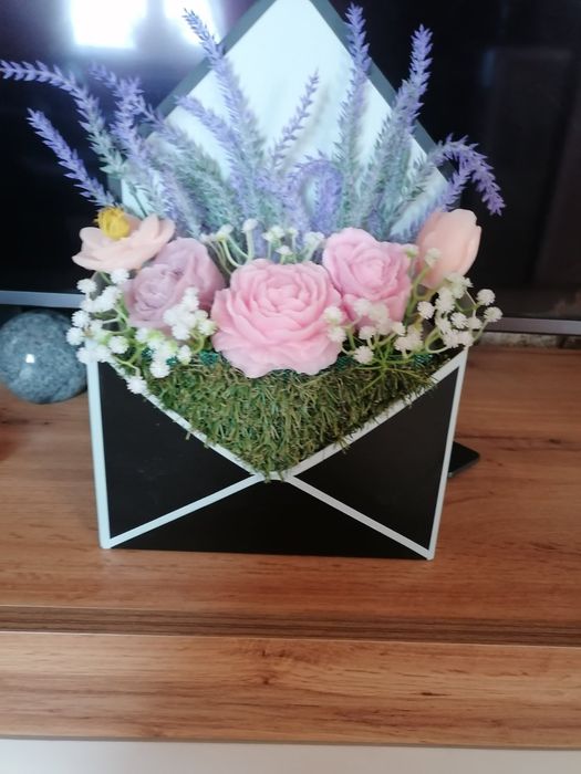 Подаръчни восъчни цветя