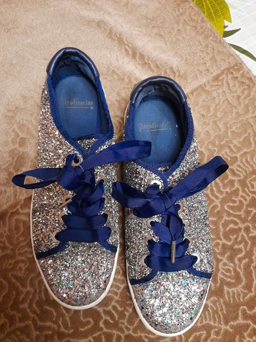 Маратонки,кецове..в много добро състояние