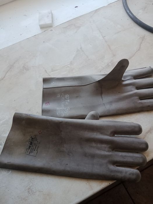 Продам перчатки Диэлектрические
