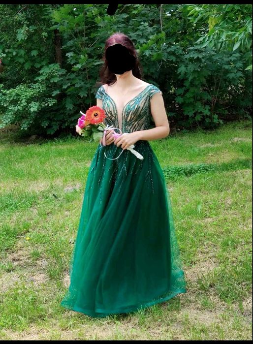 Зелена бална рокля
