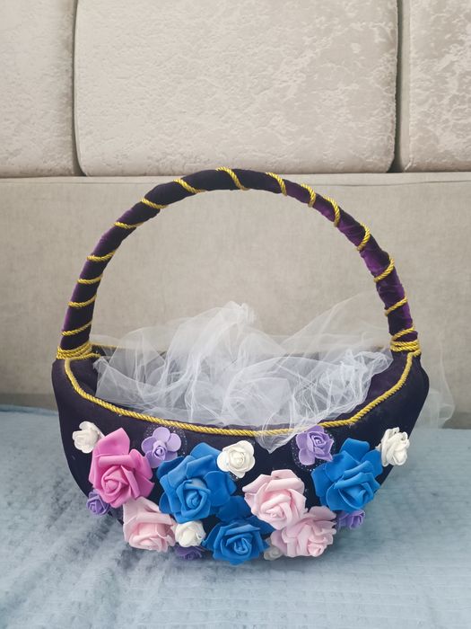 Продам корзину для сладостьи