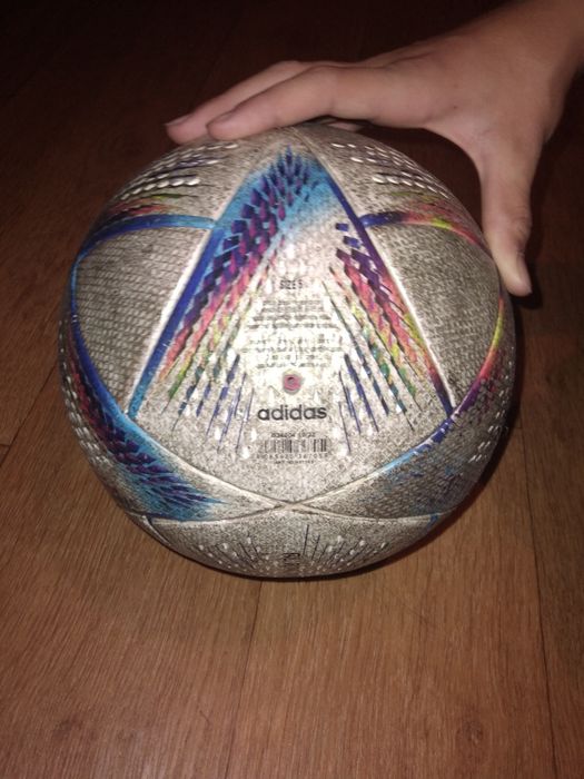 Мяч adidas. Оригинальный
