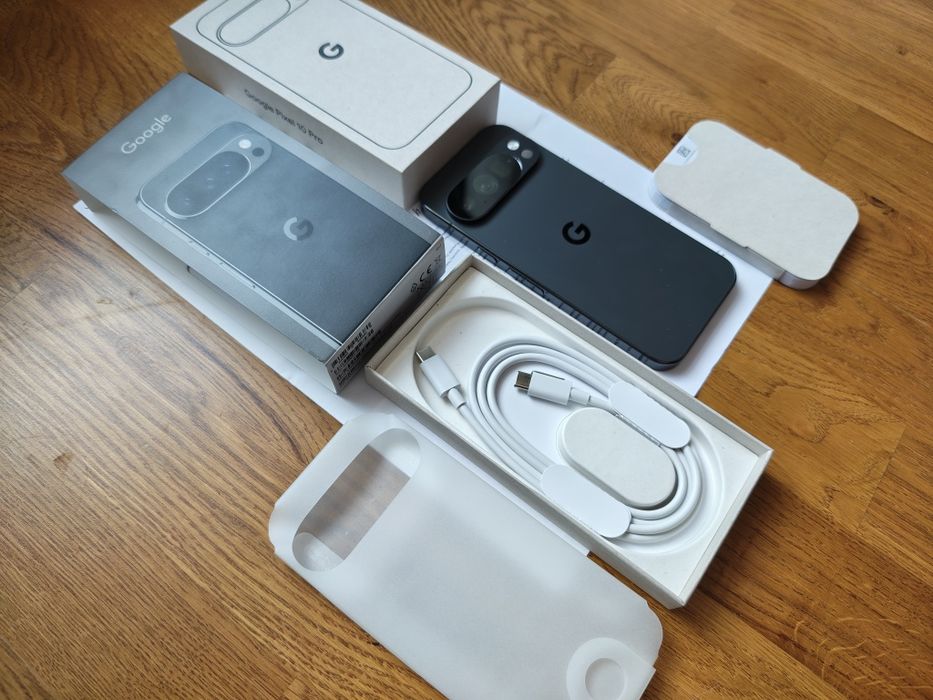 Google Pixel 10 Pro 16GB RAM 256GB Obsidian. 2 Години гаранция.