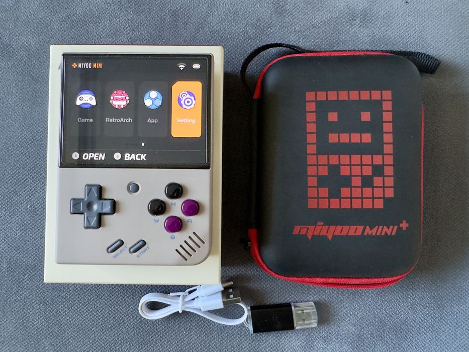 Miyoo Mini Plus консоль