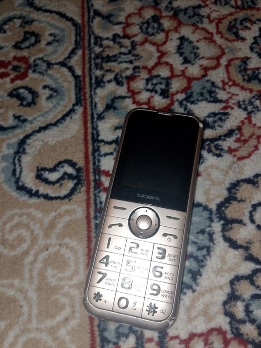 Продам просто телефон