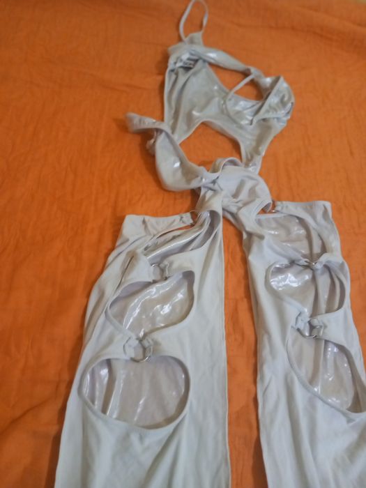 Еротичен гащиризон разтегателен.