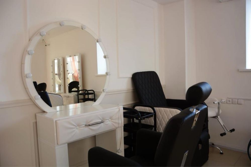 Сдам место в салоне 35000