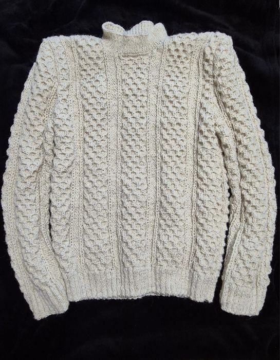 Bluza de lana croit manual